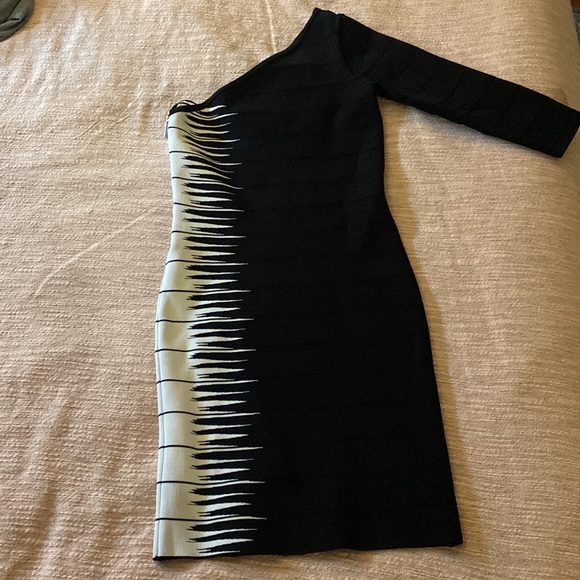 One Shoulder Guess Fitted Dress - Picture 3 of 10